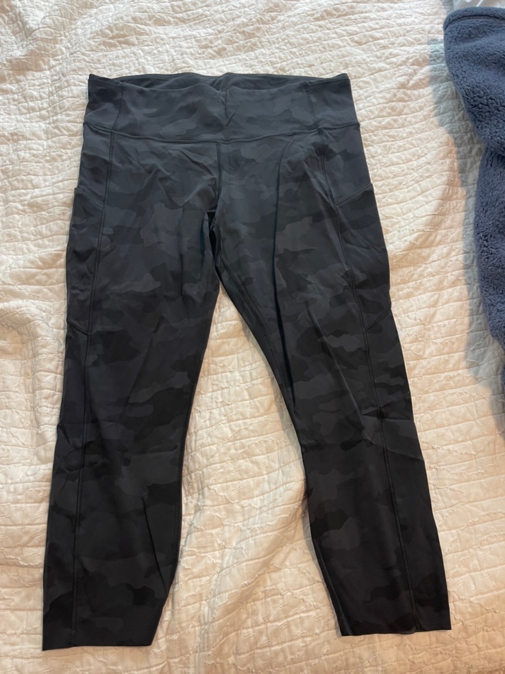 Lululemon Fast and Free High Rise Crop 23" Black Camo High-Waist Leggings